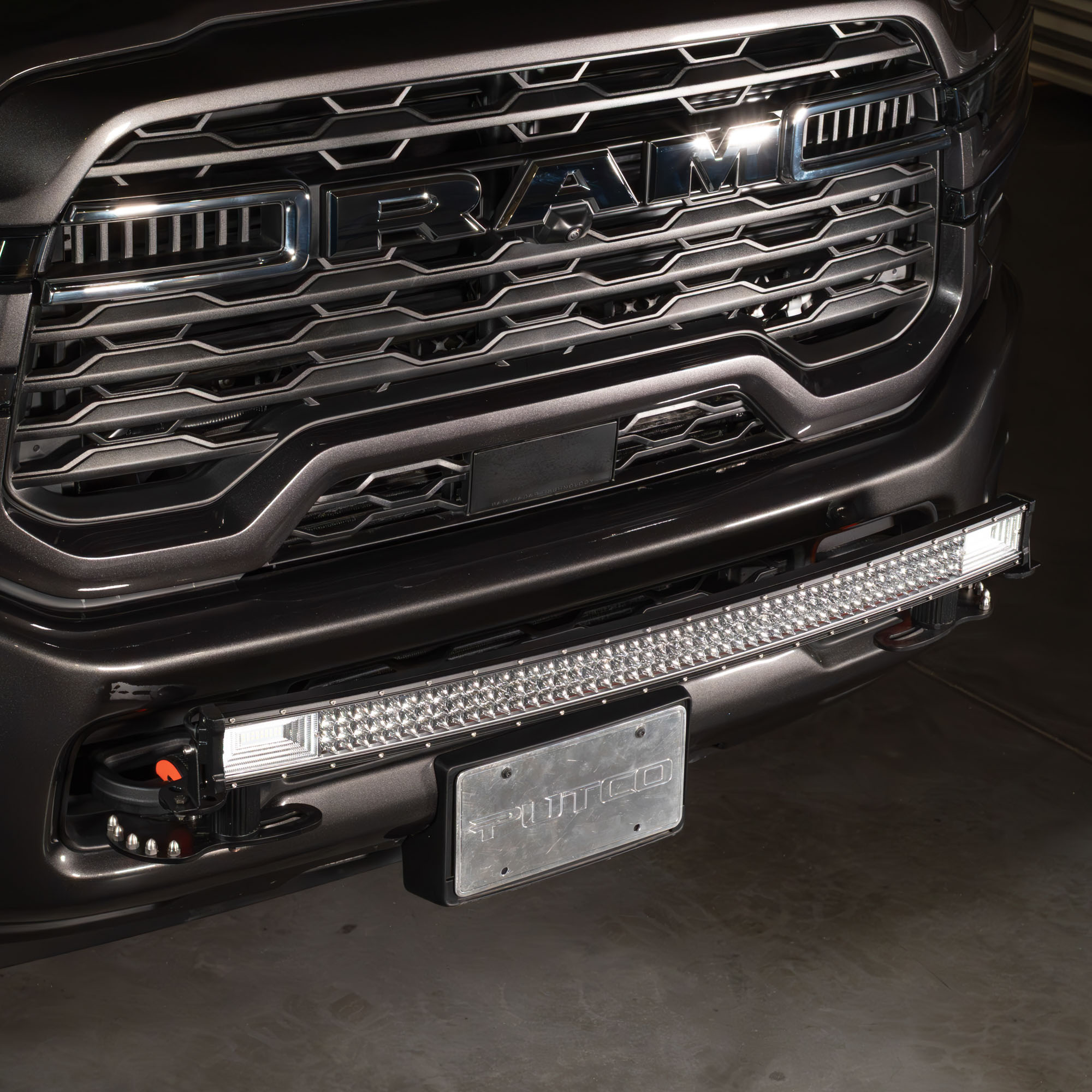 Denominator D1S-D adjustable for straight or curved LED light bars Denominator D1S-D adjustable for straight or curved LED light bars