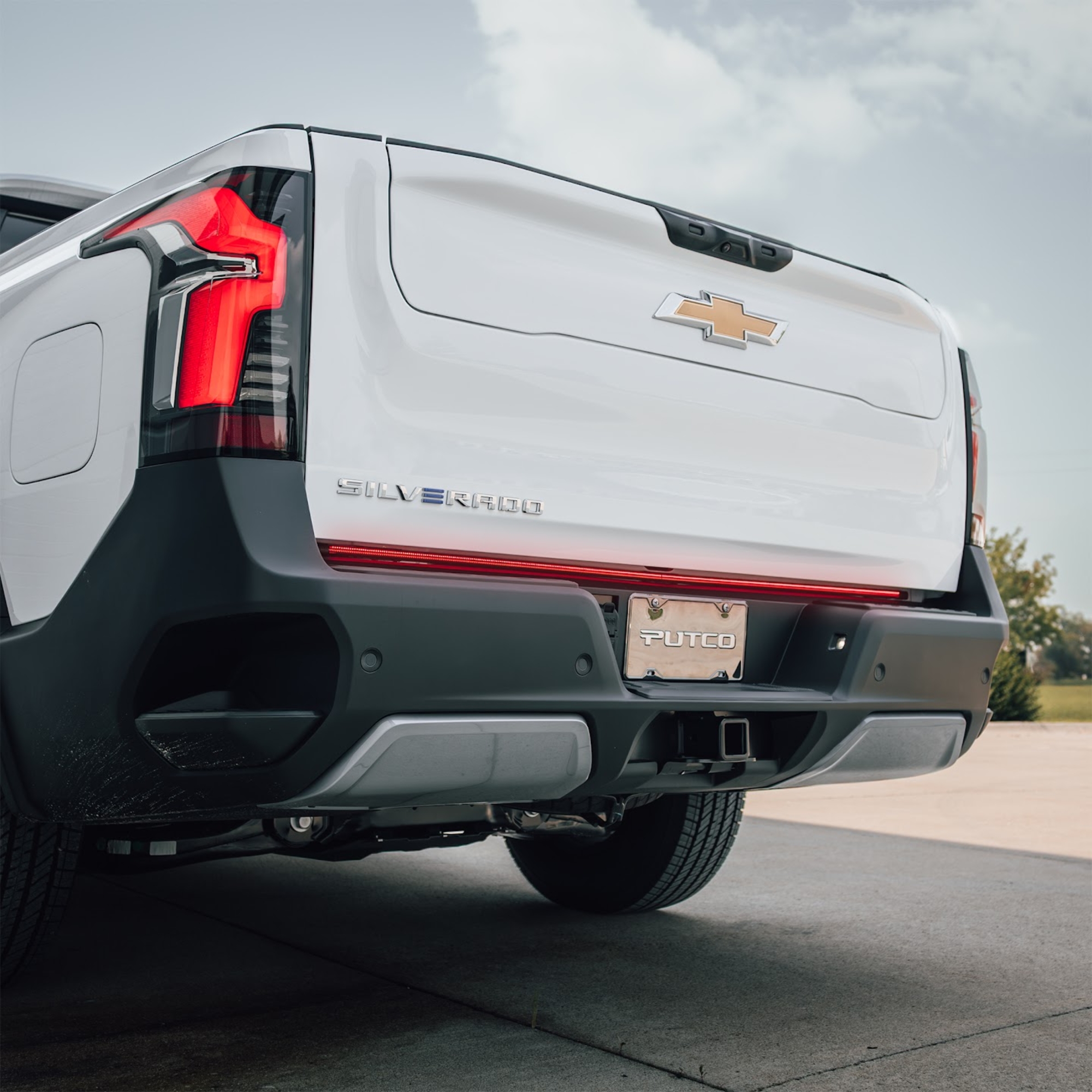 Chevy Silverado EV Blade Plug & Play LED Tailgate Light Bar Chevy Silverado EV Blade Plug & Play LED Tailgate Light Bar