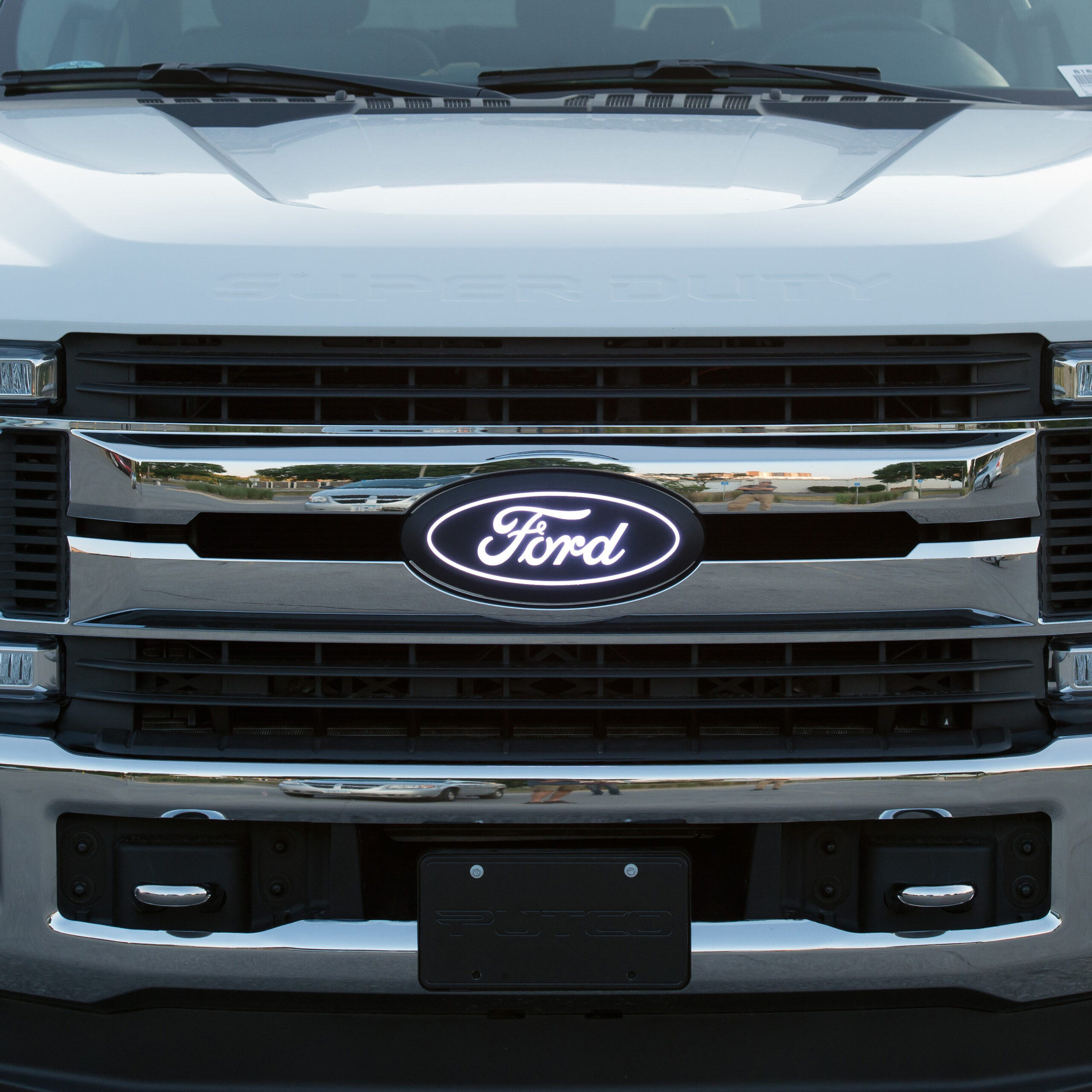 15+ Ford LED FRONT Oval Emblem