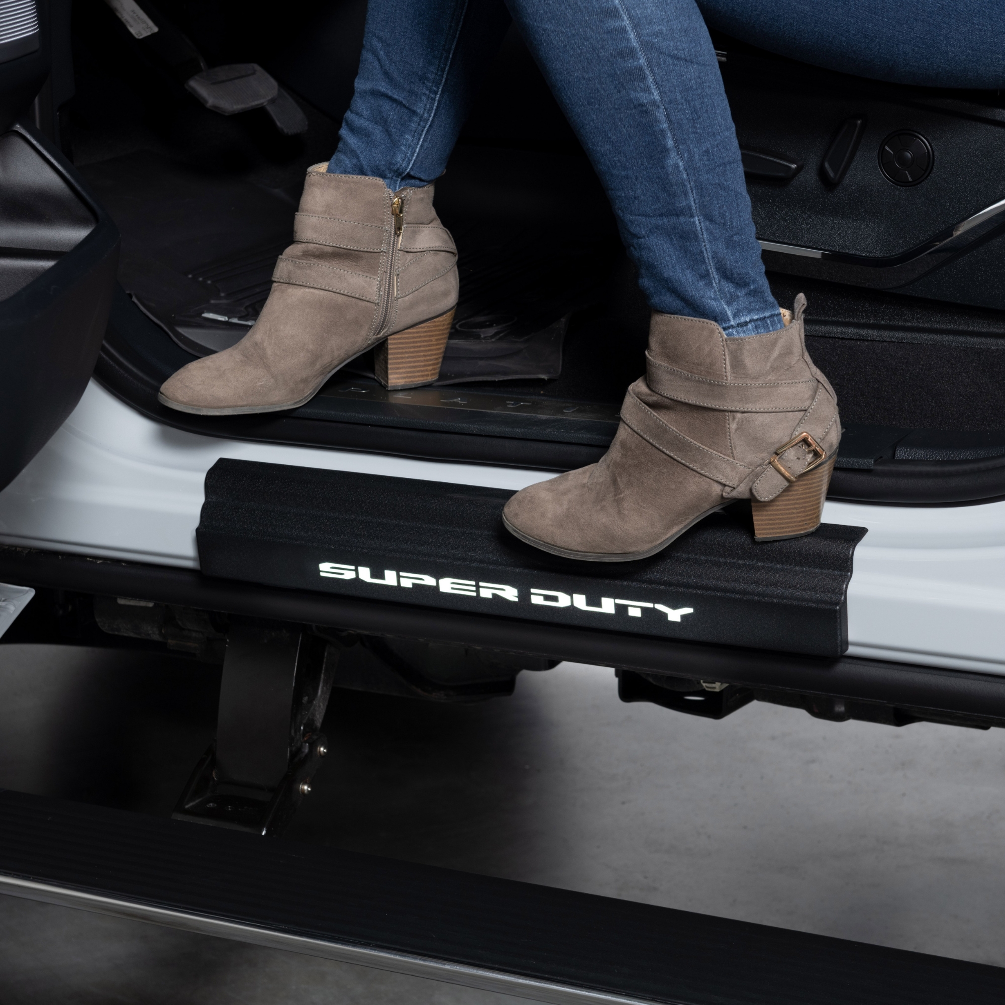 Super Duty Logo LED Door Sill Kit - Protect your paint against scratches in seconds! Super Duty Logo LED Door Sill Kit - Protect your paint against scratches in seconds!